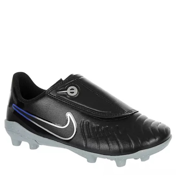 Nike Other - NIKE BOYS LITTLE KID JR LEGEND 10 CLUB SOCCER CLEAT SIZE 10C